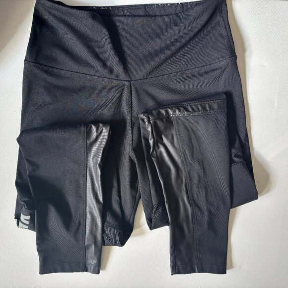 PINK Victoria’s Secret Ultimate Black Faux Leather Panel Leggings – Size M - Picture 1 of 9